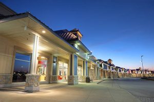 store fronts exterior of mall